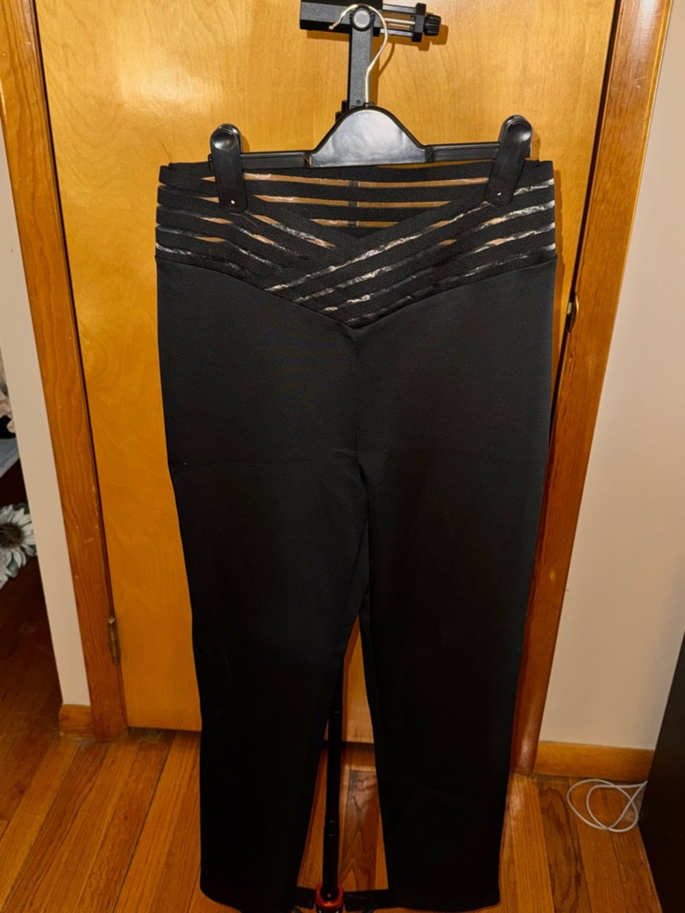 chic Black High-Waist Ponte Leggings with Strappy Waist Panels